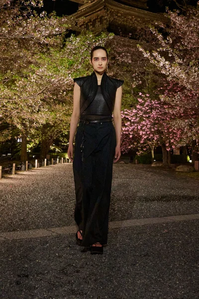 Look 25